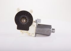 BOSCH 0130821448 — Motor macara geam